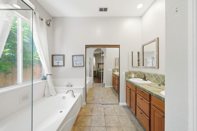 9445 Loire Valley Way, Elk Grove, CA 95624