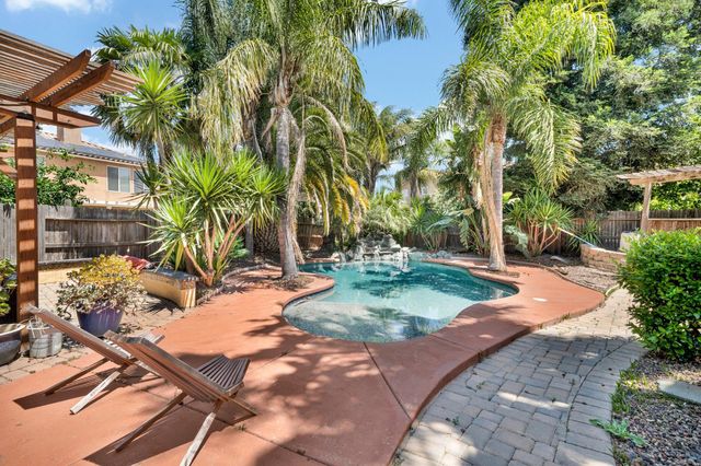 9445 Loire Valley Way, Elk Grove, CA 95624
