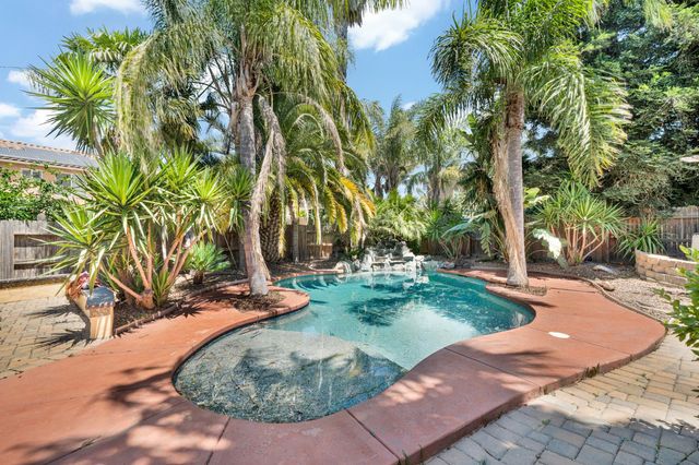 9445 Loire Valley Way, Elk Grove, CA 95624
