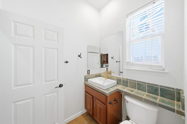 9445 Loire Valley Way, Elk Grove, CA 95624