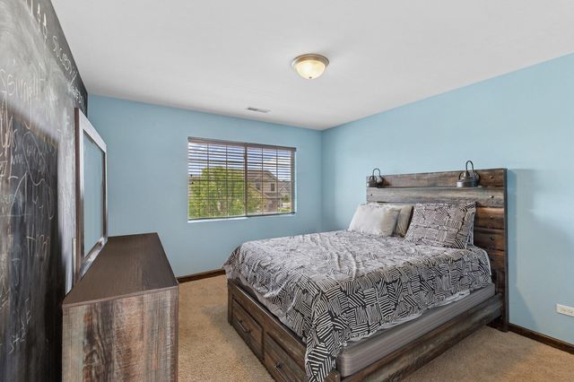 2484 W 85th Lane, Merrillville, IN 46410