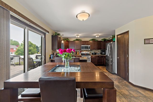 2484 W 85th Lane, Merrillville, IN 46410