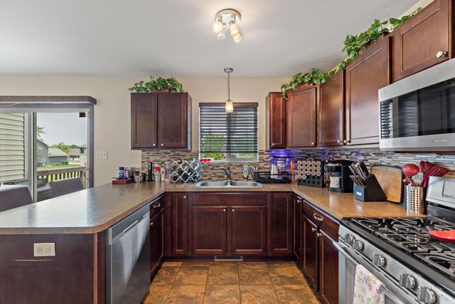 2484 W 85th Lane, Merrillville, IN 46410