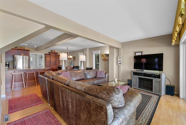 N4175 Island LANE, Cambridge, WI 53523
