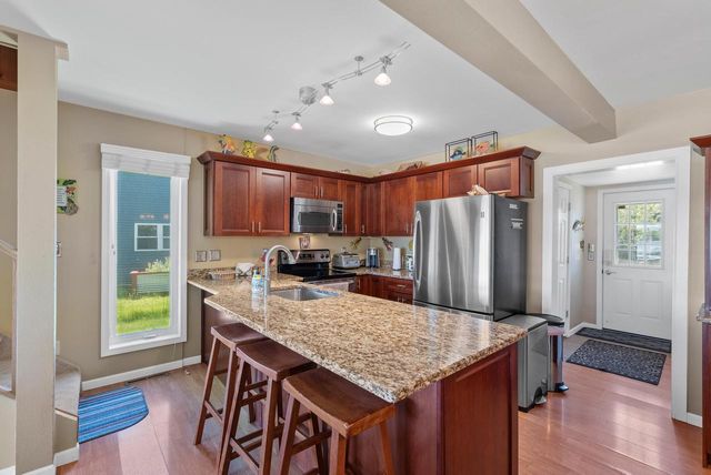 N4175 Island LANE, Cambridge, WI 53523