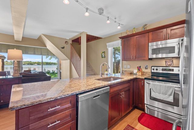 N4175 Island LANE, Cambridge, WI 53523