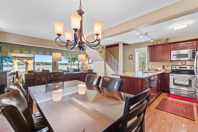 N4175 Island LANE, Cambridge, WI 53523