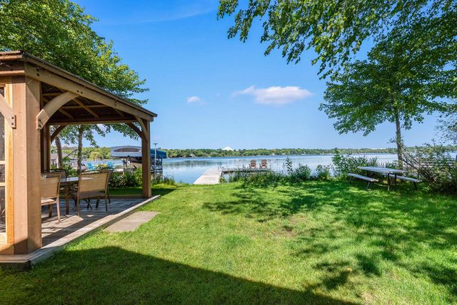 N4175 Island LANE, Cambridge, WI 53523