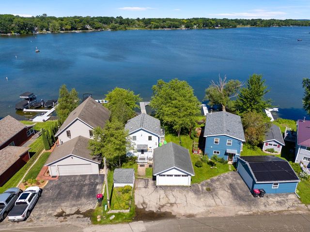 N4175 Island LANE, Cambridge, WI 53523