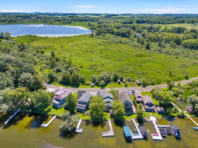N4175 Island LANE, Cambridge, WI 53523