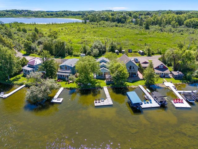 N4175 Island LANE, Cambridge, WI 53523