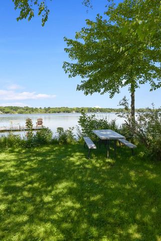 N4175 Island LANE, Cambridge, WI 53523