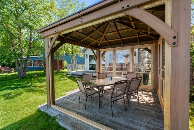N4175 Island LANE, Cambridge, WI 53523