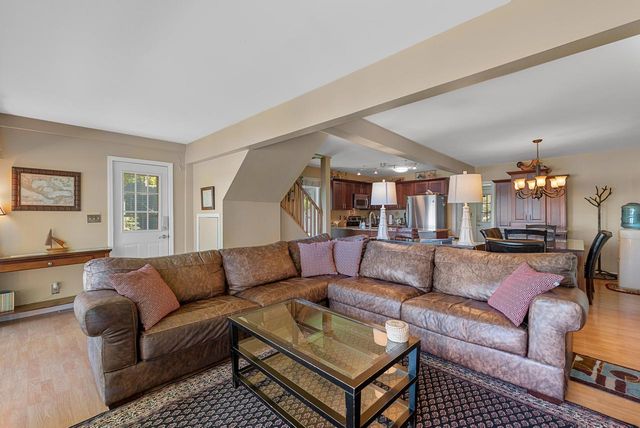 N4175 Island LANE, Cambridge, WI 53523