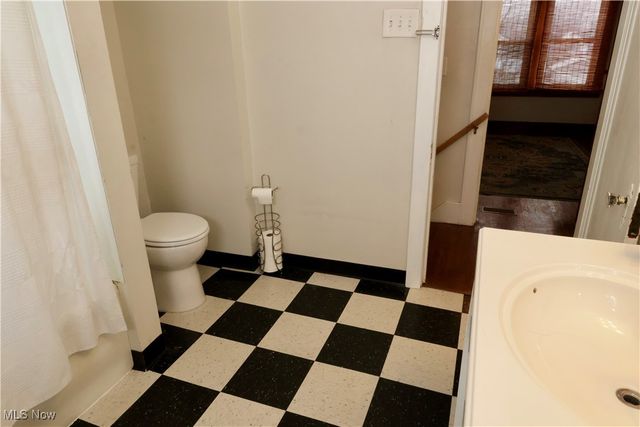 2066 E 30th Street, Lorain, OH 44055