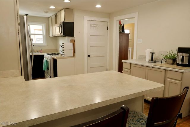 2066 E 30th Street, Lorain, OH 44055