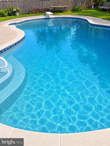 13 MORTON AVE, Hamilton, NJ 08610