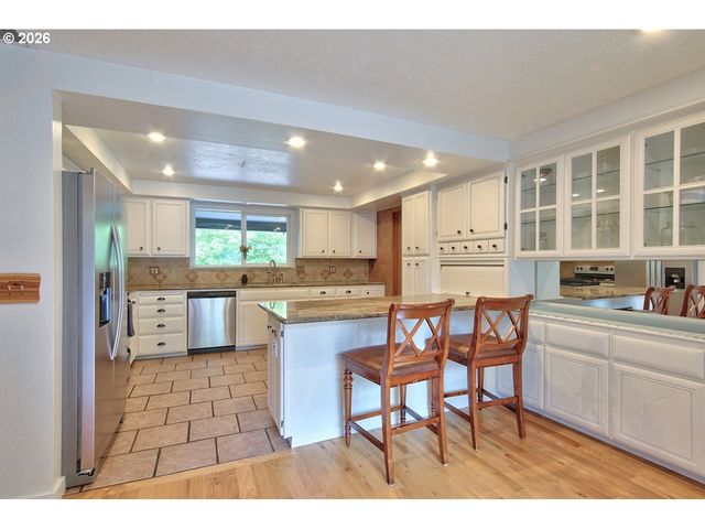 14722 CEDAR Ln, Silverton, OR 97381