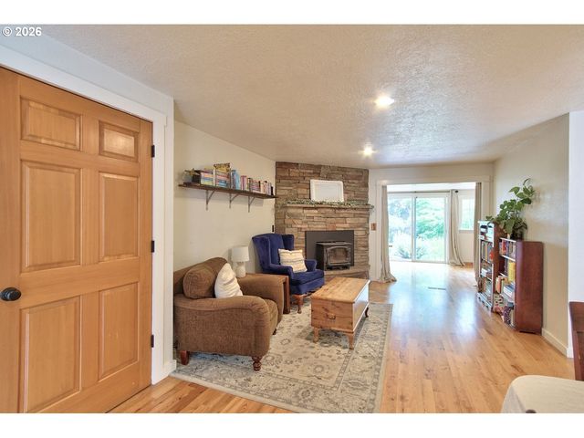 14722 CEDAR Ln, Silverton, OR 97381