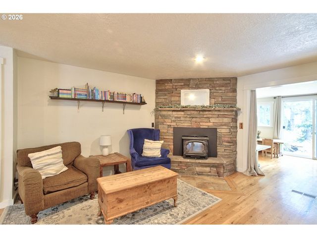14722 CEDAR Ln, Silverton, OR 97381