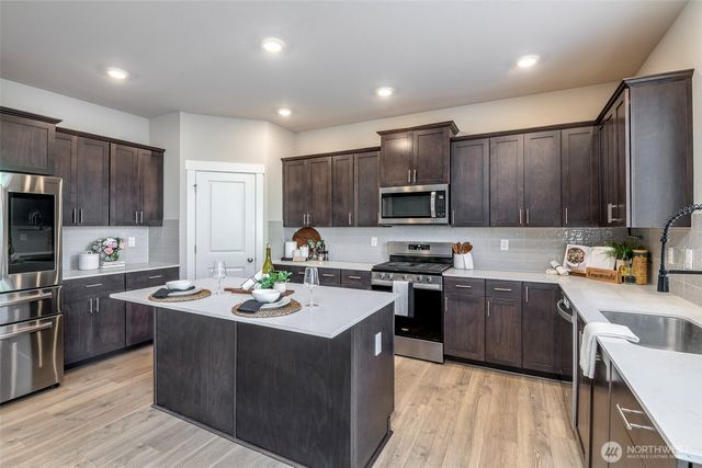 18611 111th Avenue E, Puyallup, WA 98374