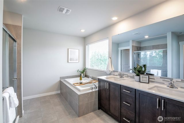 18611 111th Avenue E, Puyallup, WA 98374