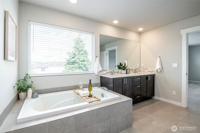 18611 111th Avenue E, Puyallup, WA 98374