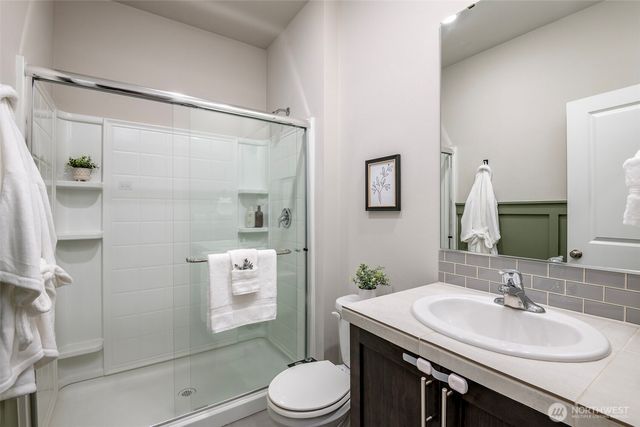 18611 111th Avenue E, Puyallup, WA 98374