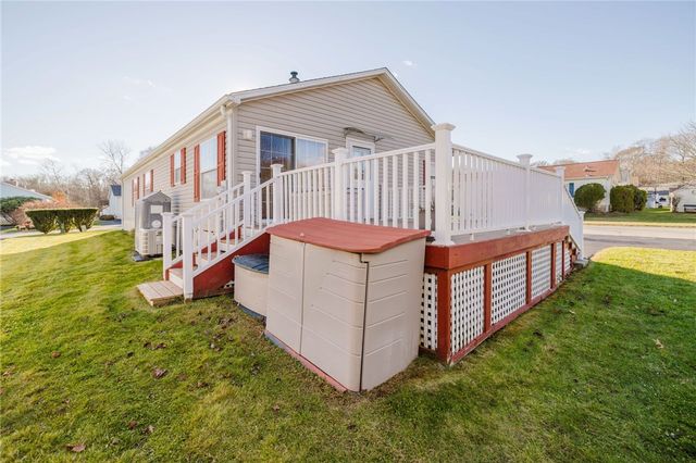 38 Hummingbird Lane, Tiverton, RI 02878