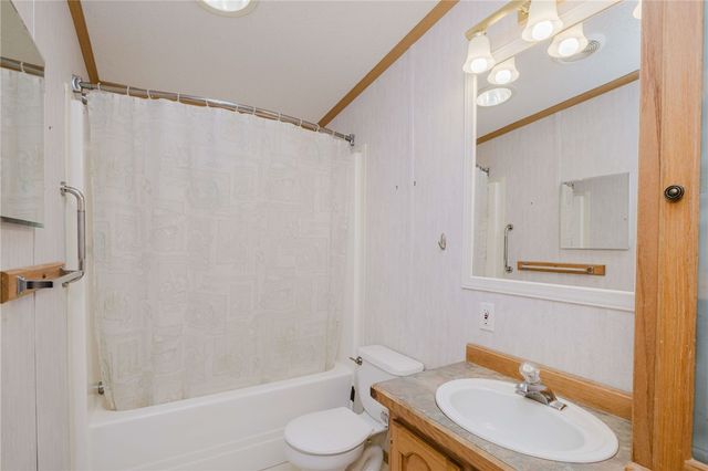 38 Hummingbird Lane, Tiverton, RI 02878