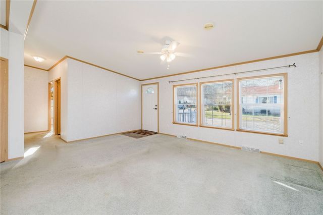 38 Hummingbird Lane, Tiverton, RI 02878