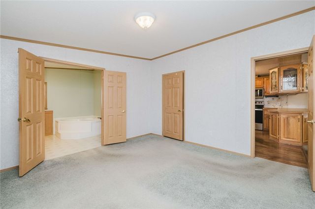 38 Hummingbird Lane, Tiverton, RI 02878