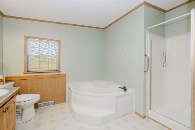 38 Hummingbird Lane, Tiverton, RI 02878