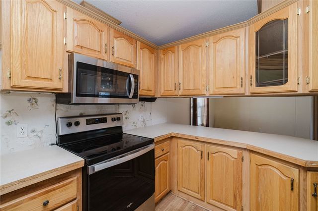 38 Hummingbird Lane, Tiverton, RI 02878