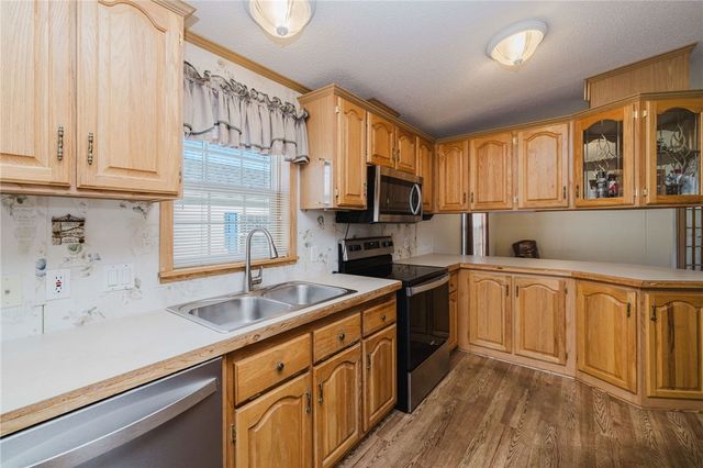 38 Hummingbird Lane, Tiverton, RI 02878