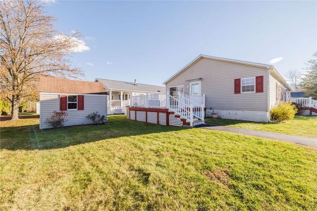 38 Hummingbird Lane, Tiverton, RI 02878