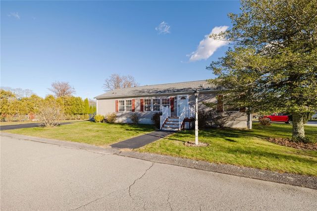 38 Hummingbird Lane, Tiverton, RI 02878