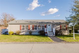 38 Hummingbird Lane, Tiverton, RI 02878