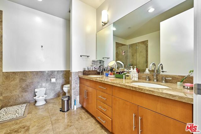 3223 W 6th Street 405, Los Angeles, CA 90020