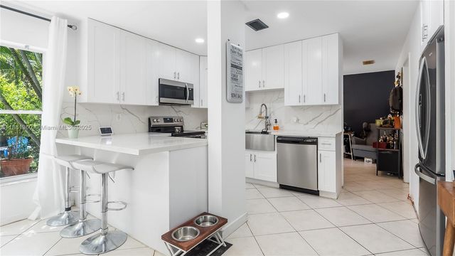 7256 SW 44th Ct, Davie, FL 33314