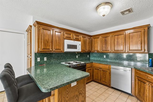8801 Scirocco Circle, Oklahoma City, OK 73135