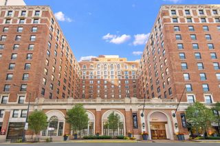 3170 N Sheridan Road 625, Chicago, IL 60657