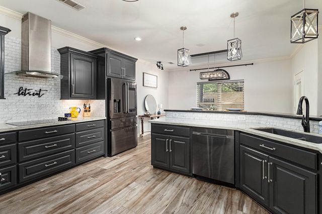 150 Greenwing Ln, Orange, TX 77630