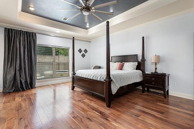 150 Greenwing Ln, Orange, TX 77630