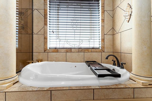 150 Greenwing Ln, Orange, TX 77630