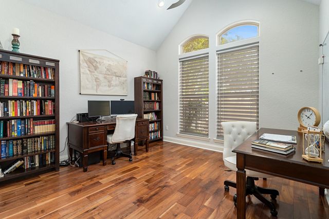 150 Greenwing Ln, Orange, TX 77630