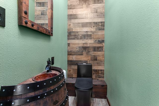 150 Greenwing Ln, Orange, TX 77630