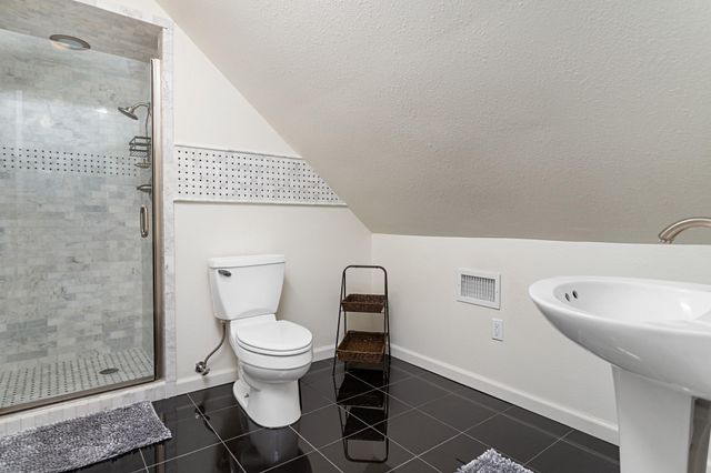 150 Greenwing Ln, Orange, TX 77630