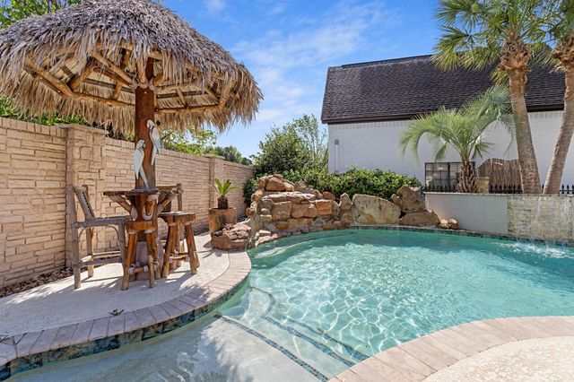 150 Greenwing Ln, Orange, TX 77630