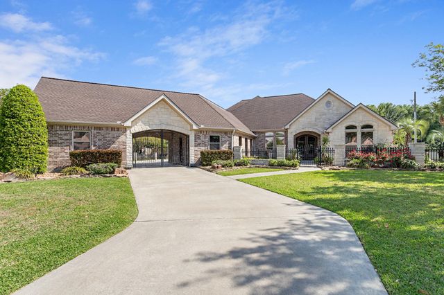 150 Greenwing Ln, Orange, TX 77630